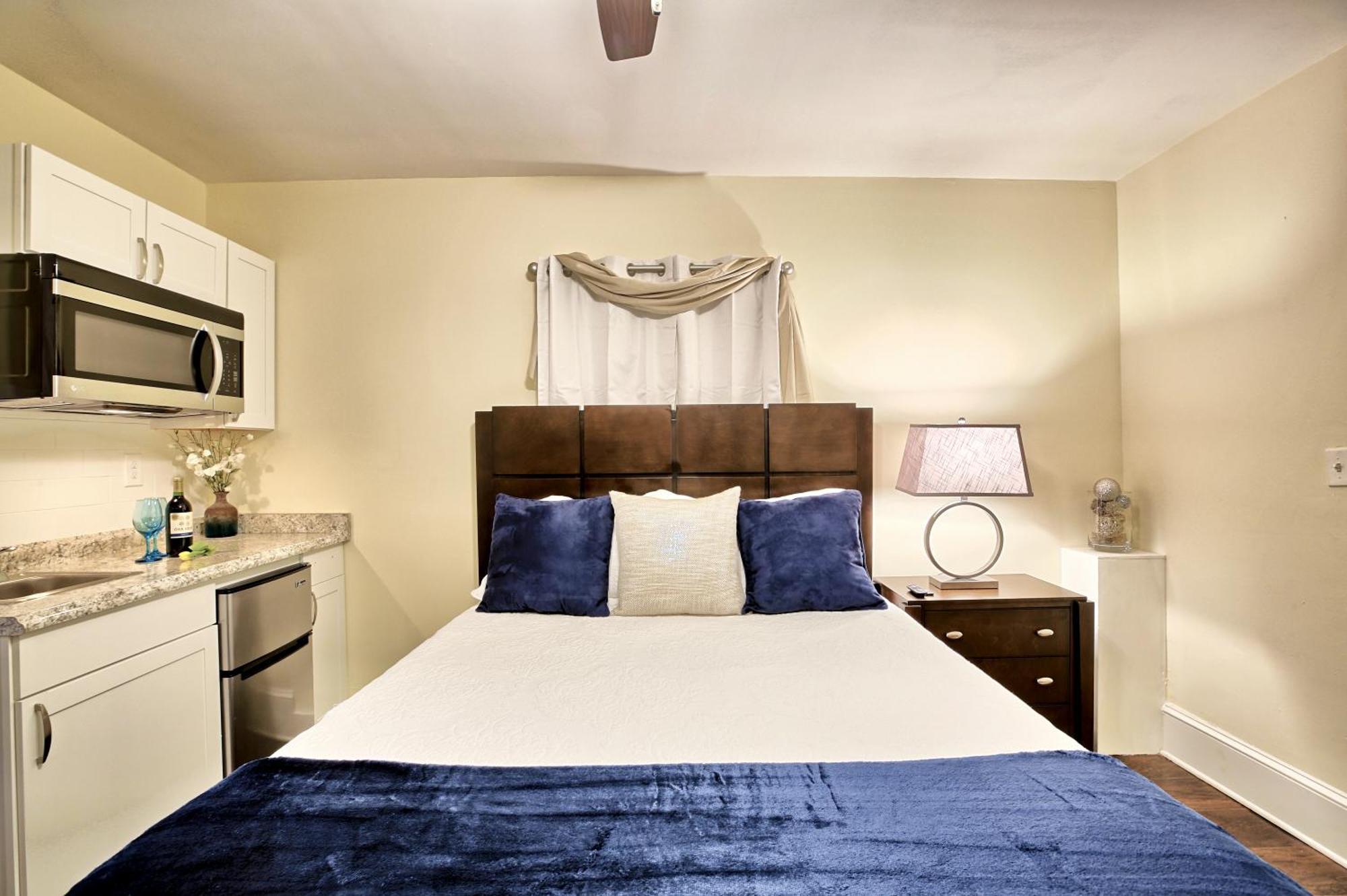 Relaxing, Comfortable, Private Bedroom Атланта Номер фото