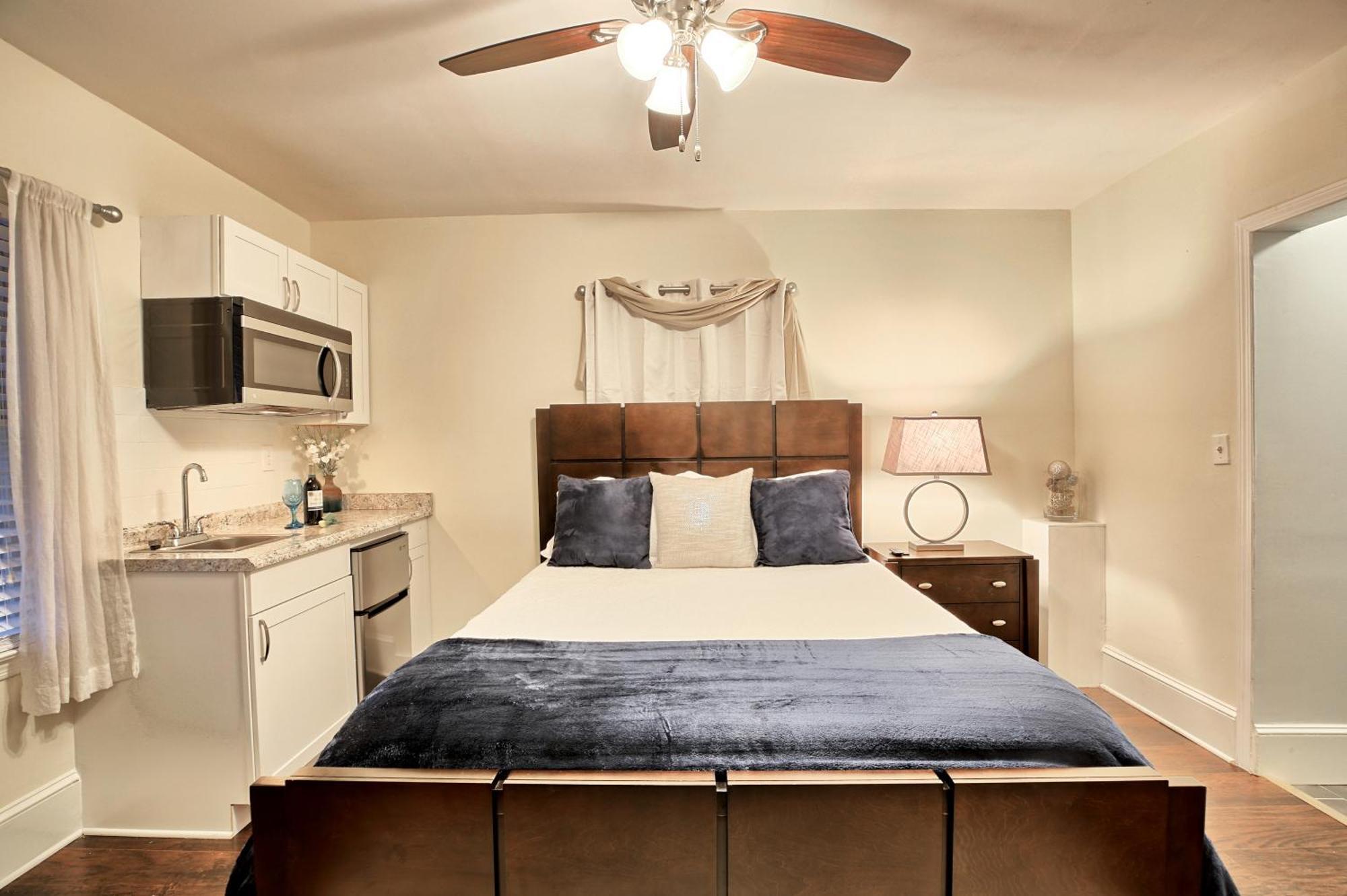 Relaxing, Comfortable, Private Bedroom Атланта Номер фото