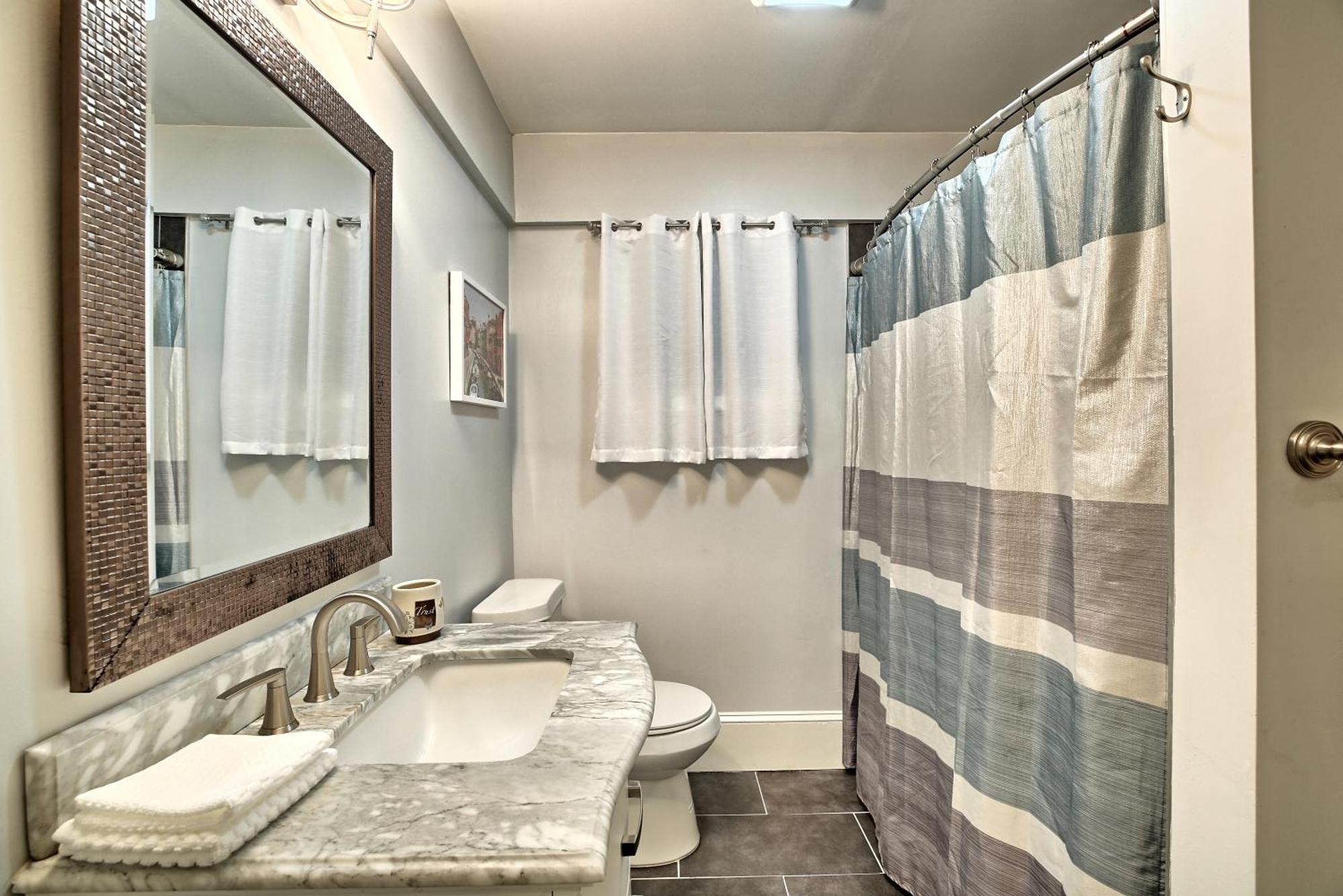 Relaxing, Comfortable, Private Bedroom Атланта Номер фото